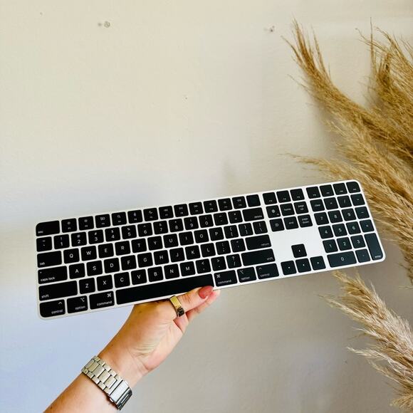 NEW APPLE Black Silver Bluetooth Magic Keyboard Touch ID Computer USB Cable Cord - Picture 2 of 7